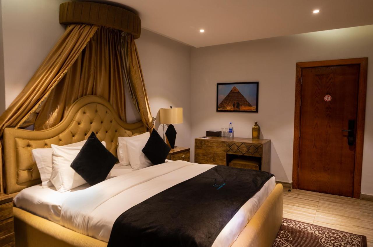 Villa Monument Hotel Aliayabiagba Екстериор снимка