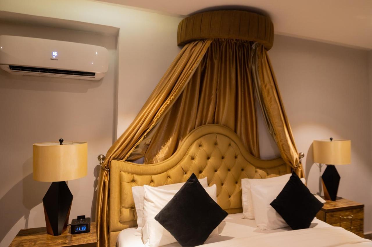 Villa Monument Hotel Aliayabiagba Екстериор снимка