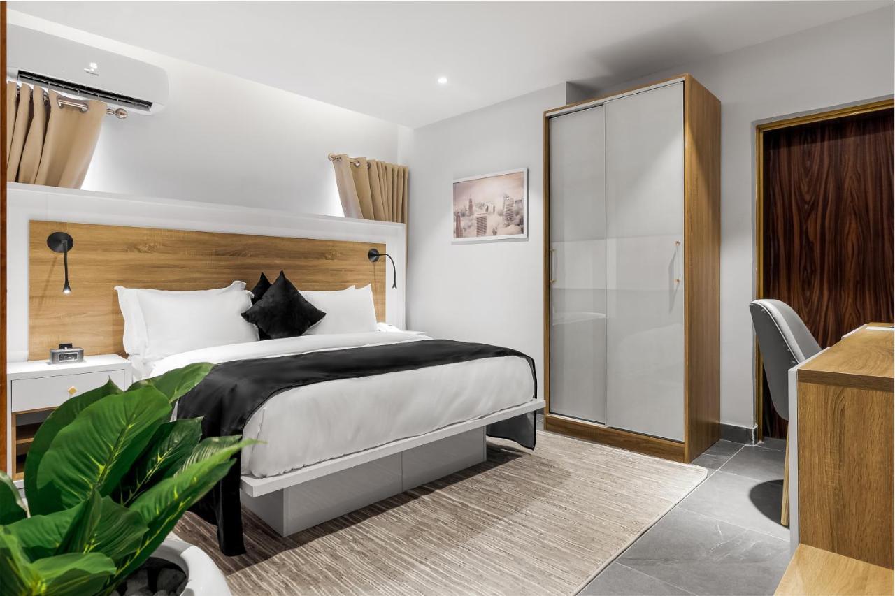 Villa Monument Hotel Aliayabiagba Екстериор снимка