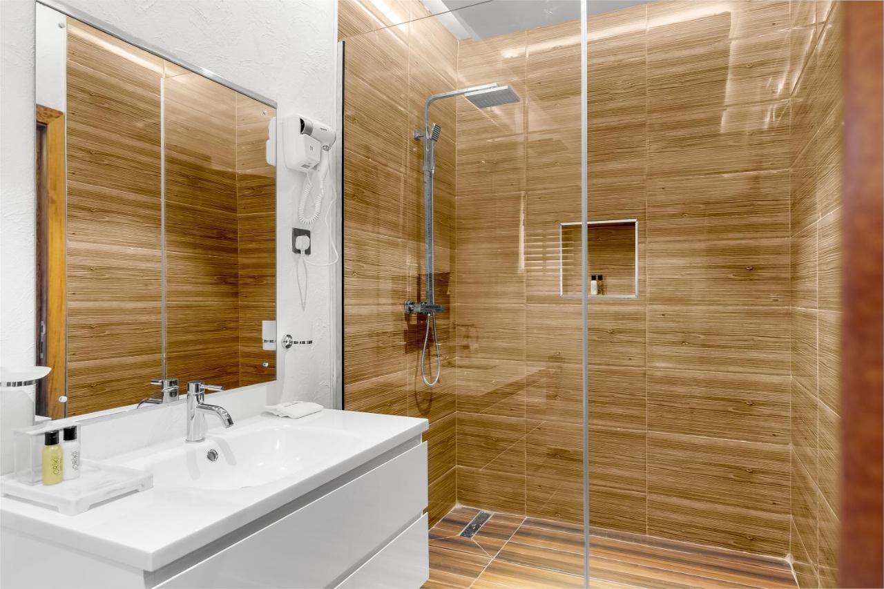 Villa Monument Hotel Aliayabiagba Екстериор снимка